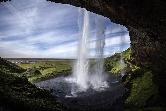 2-Day South Coast Waterfalls, Jokulsarlon Glacier Lagoon and Hike from Reykjavik - Getting Around: Pickup Timing, Minibus Comfort, and Wi‑Fi