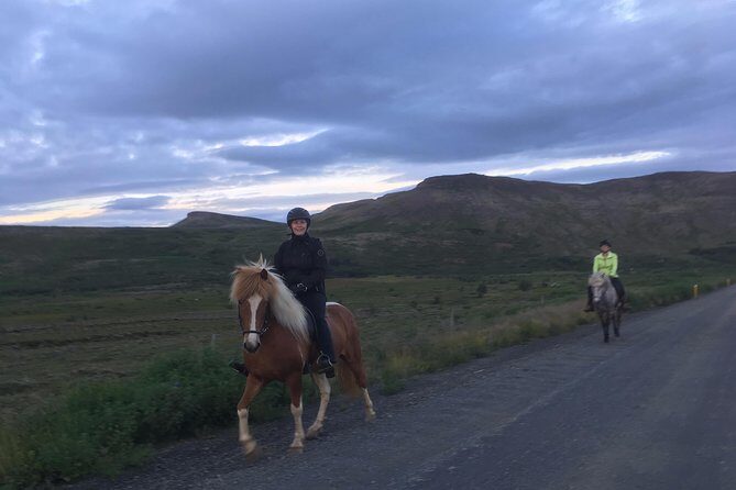 2 hours Private Horse Riding to Lake Hafravatn, Reykjavík - Mos - Your guide makes the ride: personable coaching and real Icelandic talk