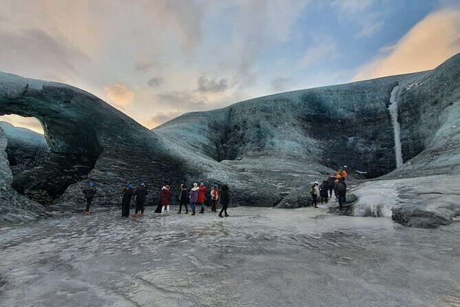 3-Day Golden Circle, South Coast & Ice Cave - Small Group Tour - Day 1: Þingvellir, Geysir, Gullfoss, and Kerið Crater