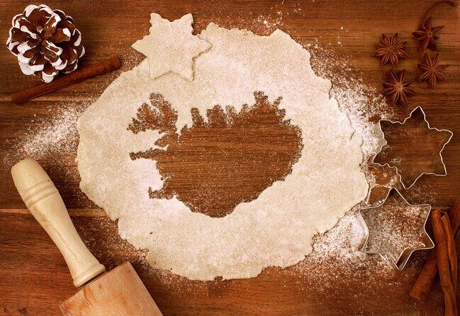 3-Hour Shared Christmas Food Tour with Guide in Reykjavik - Stop 1: Hlöllabátar Sets the Tone for the Whole Holiday Loop