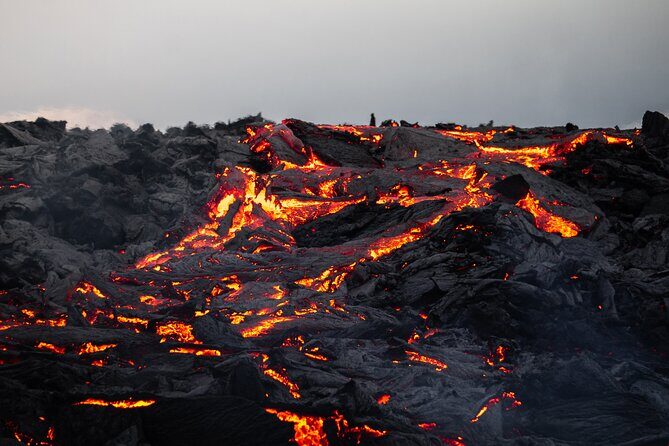 4-Day Iceland: Golden Circle, South Coast, Volcano Hike & Northern Lights - Day 2: Black Sand, Jökulsárlón Icebergs, and Diamond Beach