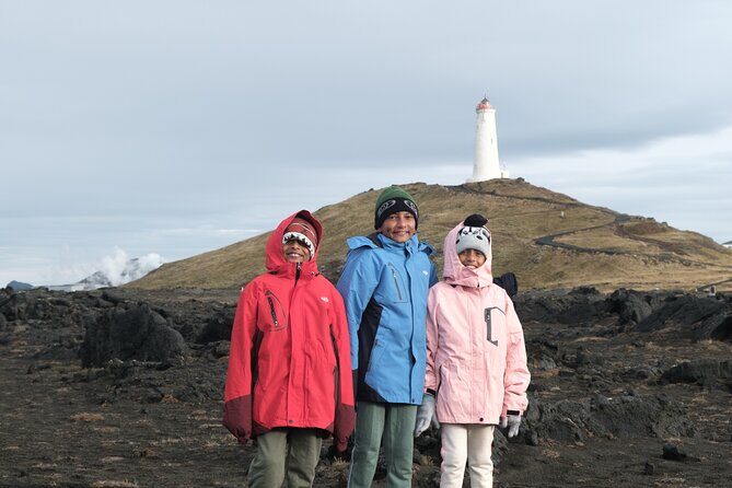 6-day Ultimate Iceland Tour: Photography and Northern Lights - Day 3: seals, black churches, basalt cliffs, and the Kirkjufell photo magnet
