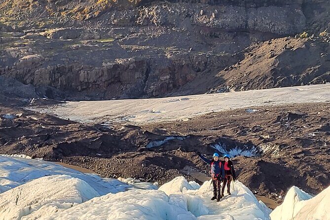 Adventurous Vatnajökull Glacier Exploration - Full Day Hike - Crossing Vatnajökull: learning the work guides do on steeper ice
