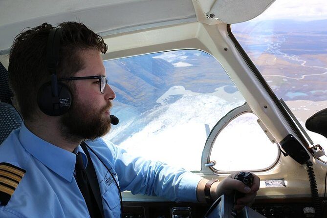 Airplane flight over glacier lagoons and Iceland's highest peak - Hvannadalshnjúkur: Iceland’s highest peak from above