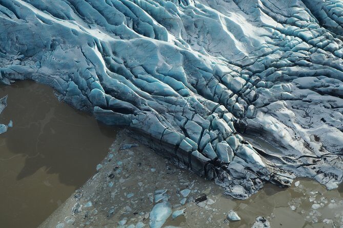 Airplane flight over glacier lagoons and Iceland's highest peak - Timing expectations and weather reality