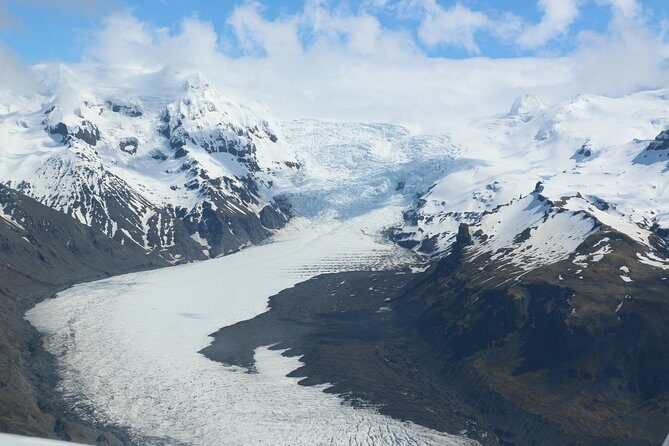 Airplane flight over glacier lagoons and Iceland's highest peak - Over Kjós and Mosárdalur: seeing a glacier valley like a map