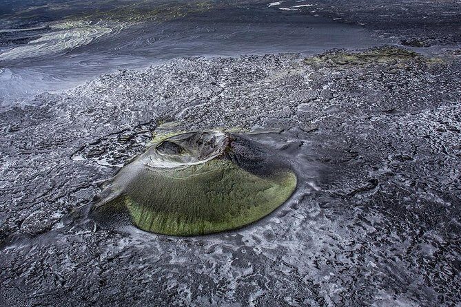 Airplane Sightseeing flight over Laki craters and highland - Lakagígar crater chain: why this volcanic line is so satisfying from above