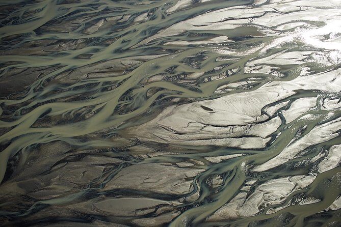 Airplane tour over black sands and riverbeds from Skaftafell - Skaftafell Terminal: a smooth start right by the runway