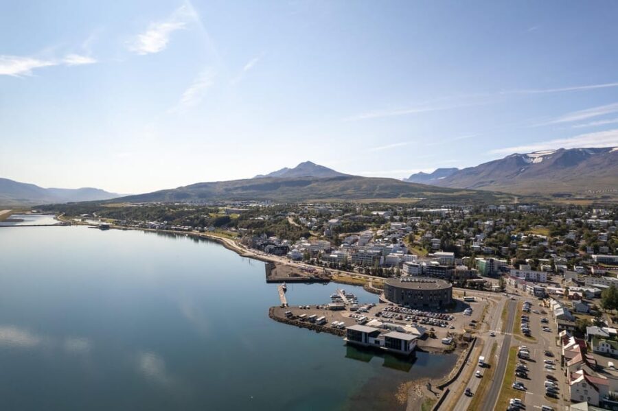 Akureyri: City Walk with Local Food - The vibe: a hometown walk that feeds you
