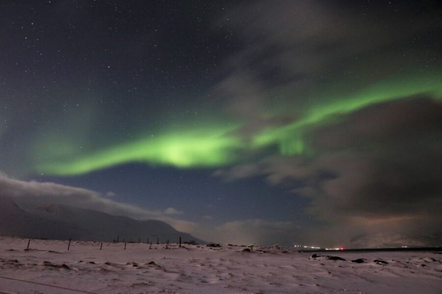 Akureyri: Hunt for the Northern Lights Photography Tour - A 9:30 pm Light Pollution Escape from Akureyri