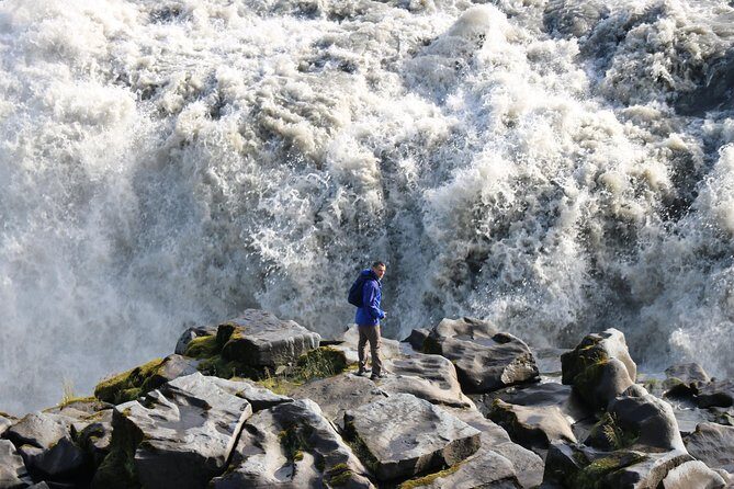 Akureyri North Iceland Waterfalls and Nature Baths Small Group Tour - Grjótagjá Rift and the waterfall “power match”: Selfoss vs Dettifoss