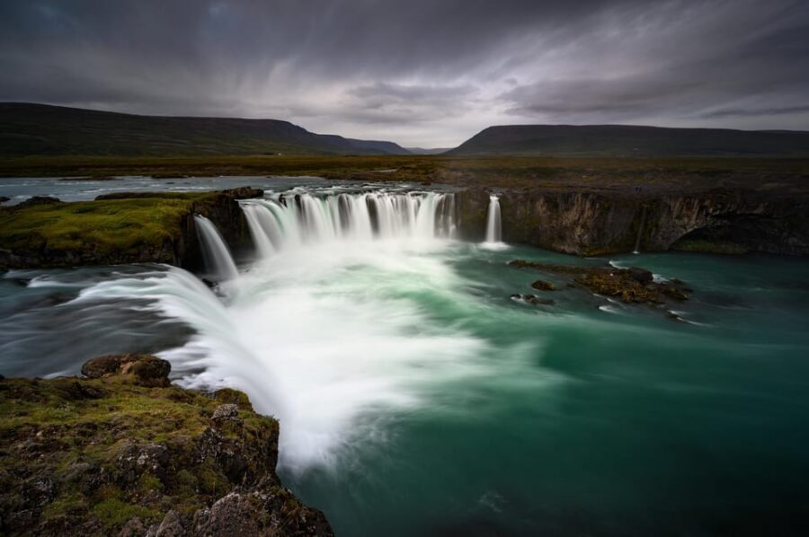 Akureyri Port: Godafoss Waterfall Guided Tour with Pickup - The Scenic Coach Ride: Fnjoskadalur Valley to Eyjafjörður Bay