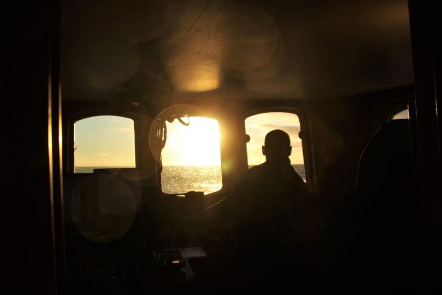 Akureyri: Whale Watching in the Midnight Sun - The boat experience: heated indoor viewing, big windows, and deck time