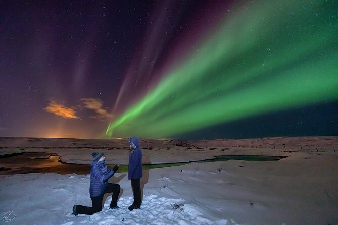 Aurora/Northern light hunt and photos (photography help provided) - Pickup and timing: how the night starts (and why it matters)