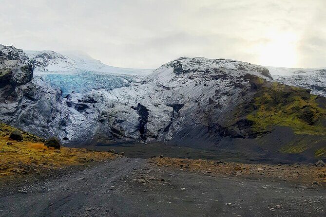 Beautiful Þórsmörk, The Valley of Thor Private - Valahnúkur: the 220m hike that earns your glacier-and-gorge view