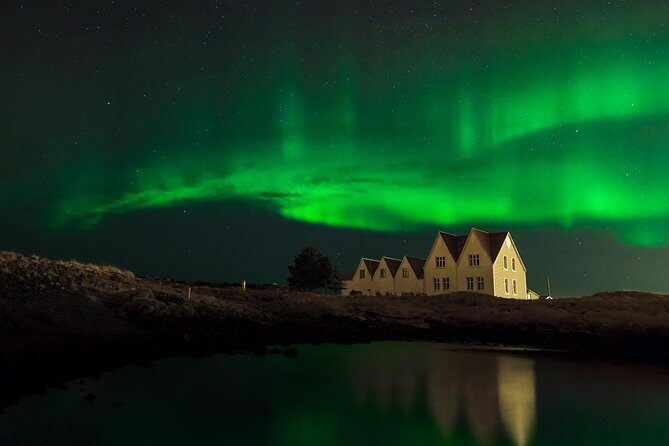 Blue Lagoon and Northern Lights Tour Including Admission - The in-water bar drink and what you should plan to pay for