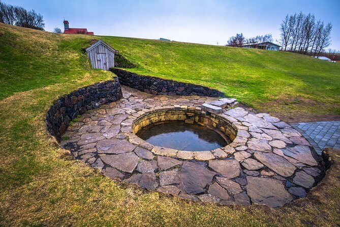 Borgarfjörður - Borgarnes and the Settlement Centre: saga history with audio in 145 languages