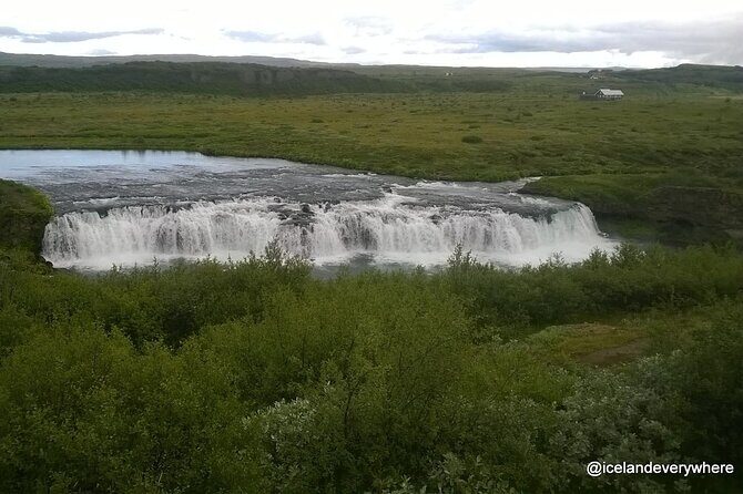 Classic Golden Circle & Kerið Small-Group Tour from Reykjavík - Þingvellir National Park: walking between tectonic plates is the whole point