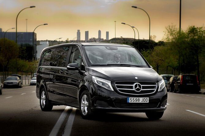 Departure by Luxury Van Reykjavik City to Reykjavik Airport KEF - The van ride to KEF: short, private, and timed around real life