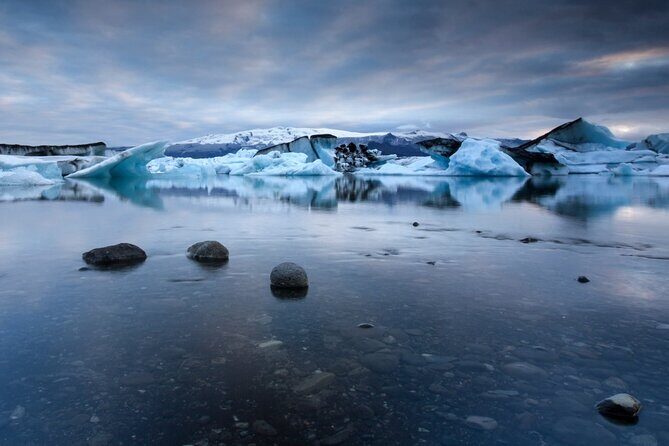 Diamond Beach & Jökulsárlón Floating Glacier Guided Day Tour - Key things that make this tour worth your time