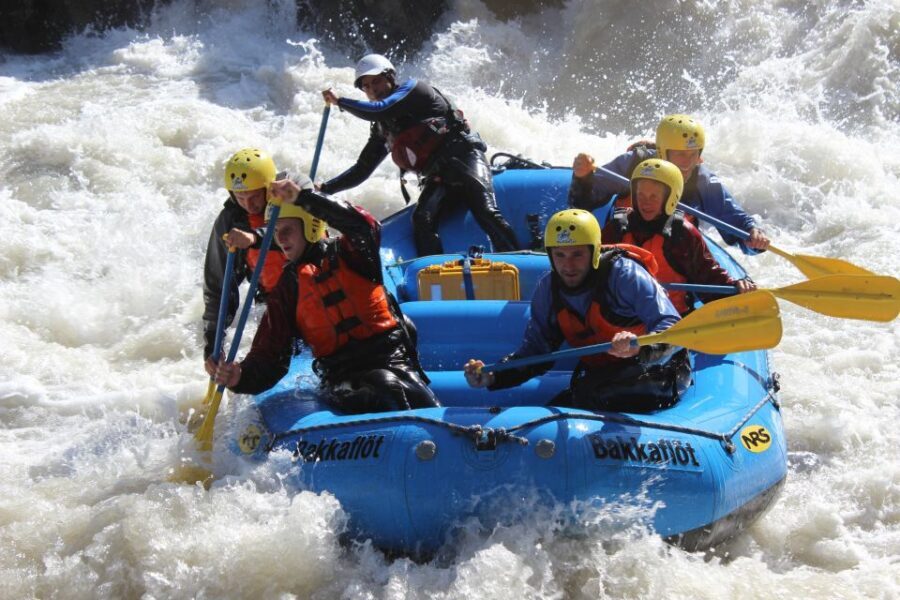 East Glacial River Extreme Rafting - Cliff-jump chances: why water levels change the day