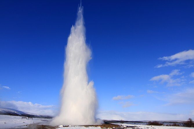 Fontana Geothermal Spa and Golden Circle Tour From Reykjavik - Strokkur geyser area: how to enjoy the eruptions without losing time