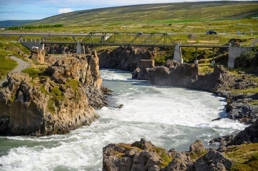 From Akureyri: Goðafoss Express Minibus Tour - Price and Value: Is $126 Worth It for a 2-Hour Tour?