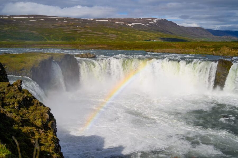 From Akureyri: Goðafoss Express Minibus Tour - Your One-Hour Stop at Goðafoss Waterfall of the Gods