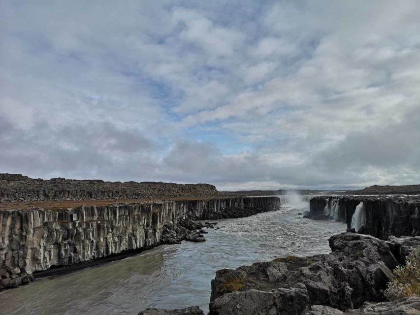 From Reykjavík: 4, 5, 6 or 7-Day Small-Group Ring Road Tour - How the pace works: lots of stops, big distances, short walks