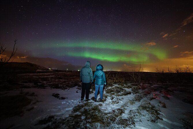 From Reykjavík: Evening Lava Tunnel Tour and Northern Lights Tour - Hot cocoa, blankets, and Wi‑Fi: small comforts that matter at night