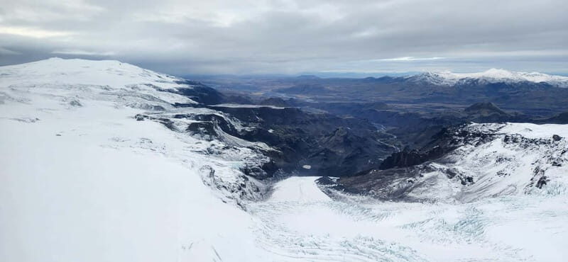 From Reykjavik: Fire And Ice Helicopter Tour with 2 Landings - Flying over Glymur and the Golden Circle from your seat