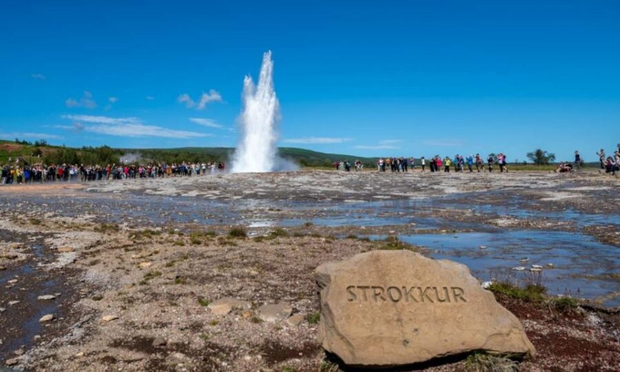 From Reykjavík: Full-day Golden Circle & Horse Riding Tour - Geysir: Watching the Eruption Routine