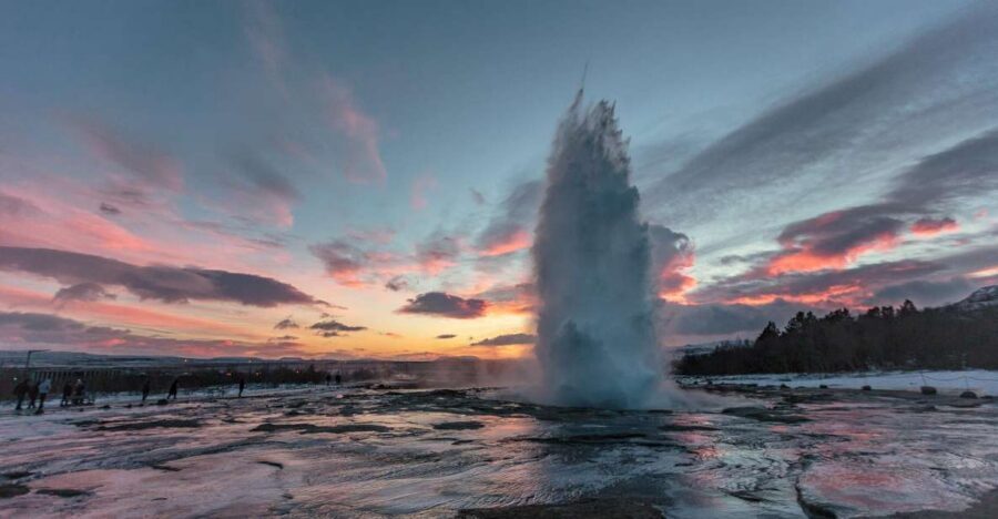 From Reykjavik: Golden Circle and Lava Caving Adventure - The lunch and buffer time you get between cave and Golden Circle