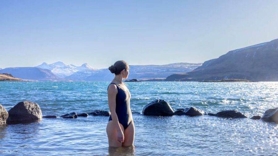 From Reykjavík: Golden Circle Route & Hvammsvik Hot Spring - Kerið Crater: Red Earth, a Deep Lake, and Quick Photo Decisions