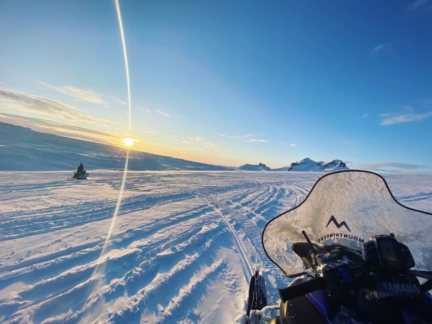 From Reykjavik: Golden Circle Super Jeep & Snowmobiling Tour - The Geysir area: boiling ground and quick geothermal moments