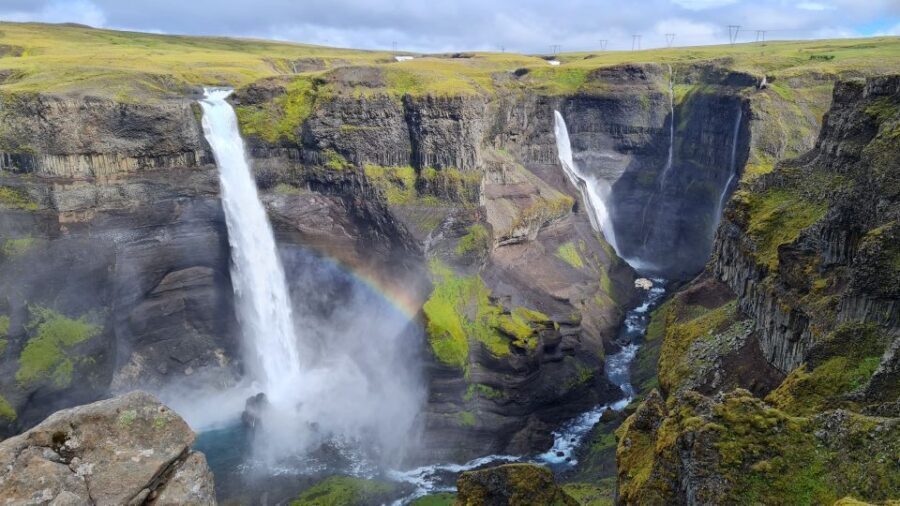From Reykjavik: Highlands Jeep Tour & Landmannalaugar Hike - Ljótipollur: the photo stop that teaches eruption math