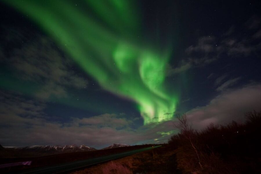 From Reykjavik: Northern Lights Hunt Super Jeep Tour - How the 4 hours feel: pickup at 21:00 and a tight night schedule