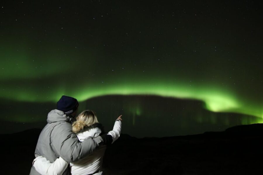 From Reykjavík: Northern Lights Tour with Hot Cocoa & Photos - Key points worth knowing before you go