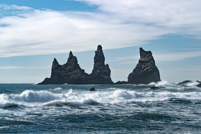 Full-Day Private Tour to Explore South Coast of Iceland - Guide Style in Plain English: Devin and Leroy’s Storytelling