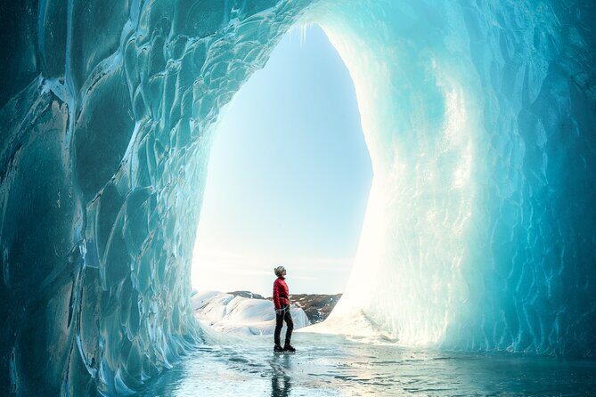 Glacier and Ice Cave Private Photoshoot - 15 Shot Photo Package - Glacier and Ice Caves With a Photographer, Not Just a Hike