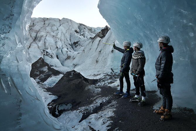 Glacier Hike and South Iceland Sightseeing from Reykjavik - Seljalandsfoss: walking behind the falls, when conditions cooperate