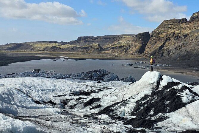 Glacier Hike Experience on Sólheimajökull - Meet on location - The main 1-hour glacier hike: standing on a dynamic outlet glacier