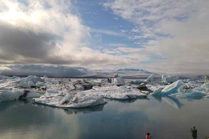 Glacier Lagoon, Diamond Beach, Black Sand Beaches and Waterfalls - Seljalandsfoss: the waterfall you can walk behind