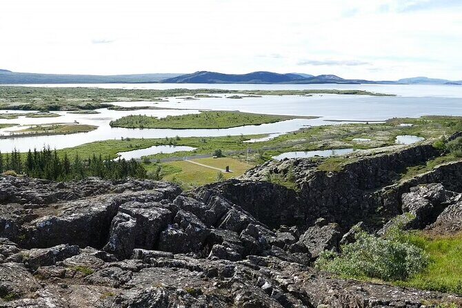 Golden Circle and Sky Lagoon Full-Day Tour - Thingvellir National Park: Walking Between Two Tectonic Plates