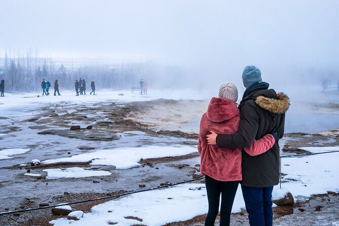 Golden Circle, Northern Lights and Blue Lagoon Tour with Ticket - Guides, group size, and why the pace feels manageable