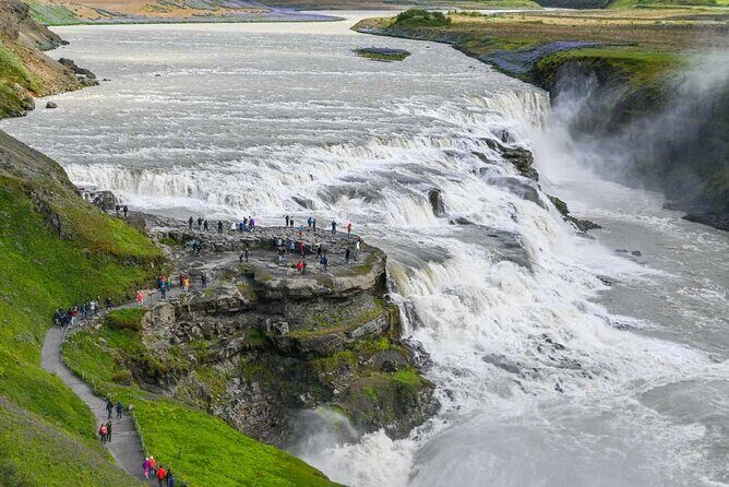 Golden Circle & Northern Lights Tour from Reykjavik - Reykjavik break: freshen up and switch from day mode to night mode
