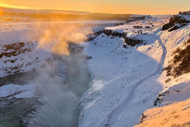 Golden Circle & Northern Lights Tour from Reykjavik - Reykjanes Peninsula aurora hunt: how the guide turns forecasts into action