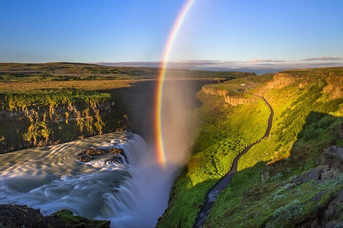 Golden Circle : Private Guided Day Tour + Blue Lagoon(Optional) - Stop 2: Geysir geothermal area and catching Strokkur at the right moment