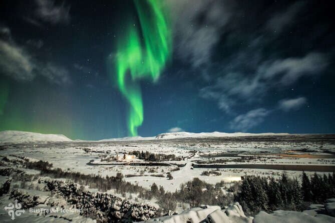 Golden Circle, Secret Lagoon and Northern Lights Tour - Golden Circle day stops: Kerið, Geysir, Gullfoss, and Þingvellir