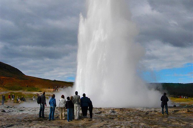 Golden Circle & Secret Lagoon & Friðheimar (lunch included) - PRIVATE TOUR - Gullfoss viewpoints: from above to the path down